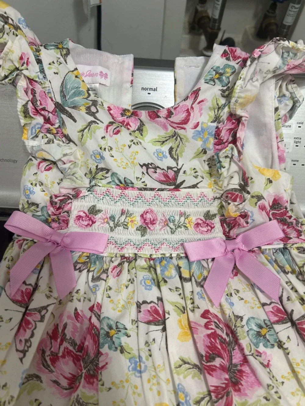 Girls size 5 lined smocked cotton flower butterfly dress like new nwot